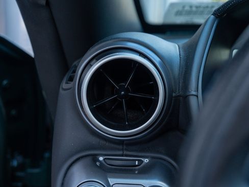 Used 2019 Ferrari Portofino RWD image 33