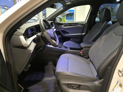 New 2026 Volkswagen Tiguan SE R-Line image 13