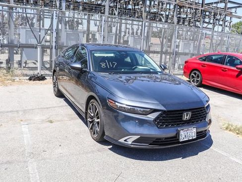 Used 2024 Honda Accord Touring image 2