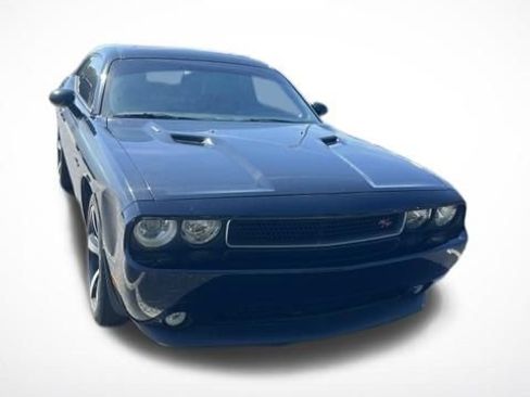 Used 2014 Dodge Challenger R/T RWD image 2