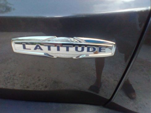 Used 2020 Jeep Renegade Latitude FWD image 9