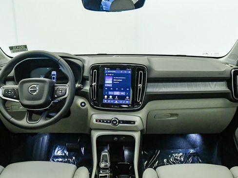 Certified 2026 Volvo XC40 B5 Plus w/ Protection Package Premier AWD/4WD image 15