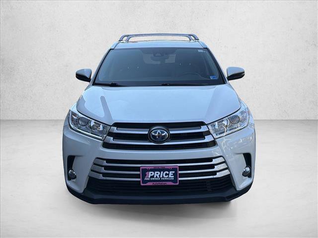 Used 2017 Toyota Highlander XLE AWD/4WD image 2