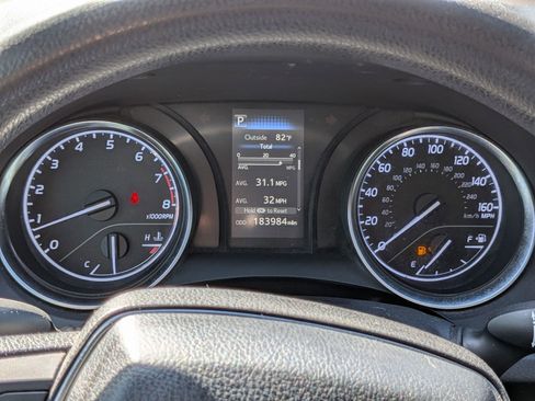 Used 2018 Toyota Camry LE image 20