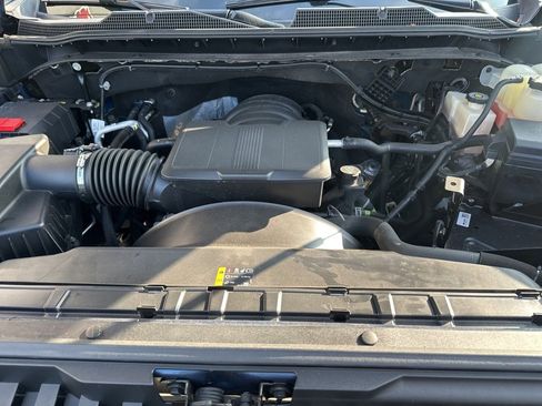 Used 2022 Chevrolet Silverado 2500 Custom w/ Custom Convenience Package image 11