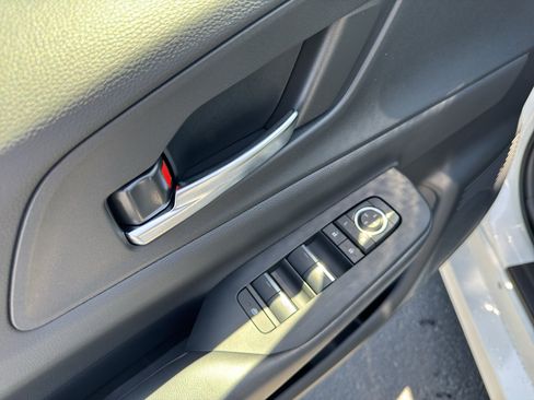 New 2026 Toyota Prius Plug-In Hybrid FWD image 11