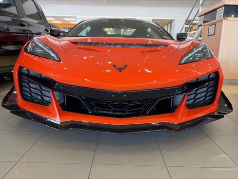 Used 2025 Chevrolet Corvette ZR1 w/ ZR1 Carbon Fiber Aero Package RWD image 6