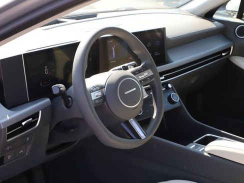 Used 2025 Hyundai Sonata SEL FWD image 12