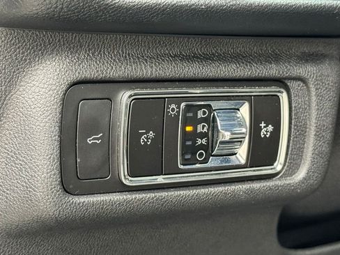 Used 2025 Lincoln Corsair FWD w/ Equipment Group 101A image 17
