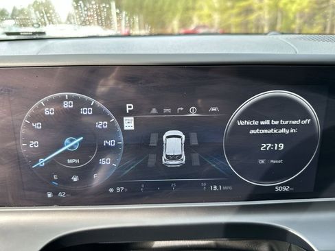 Used 2024 Kia Seltos SX w/ SX Sunroof Package image 10