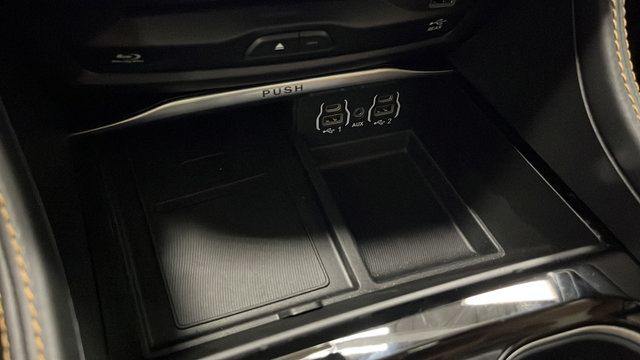 Used 2023 Chrysler Pacifica Pinnacle FWD image 33
