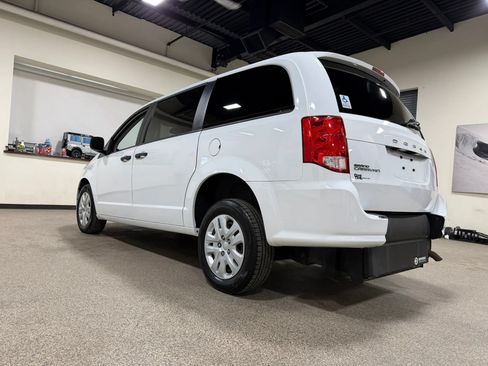 Used 2019 Dodge Grand Caravan SE FWD image 8