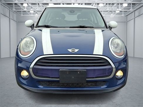 Used 2017 MINI Cooper 2-Door Hardtop image 2