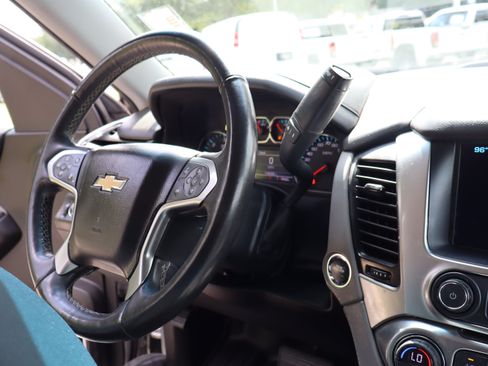 Used 2017 Chevrolet Suburban LT w/ Luxury Package RWD image 28