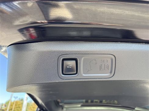 Used 2024 Ford Expedition XLT image 36