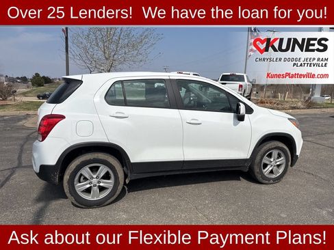 Used 2018 Chevrolet Trax LS AWD/4WD image 4