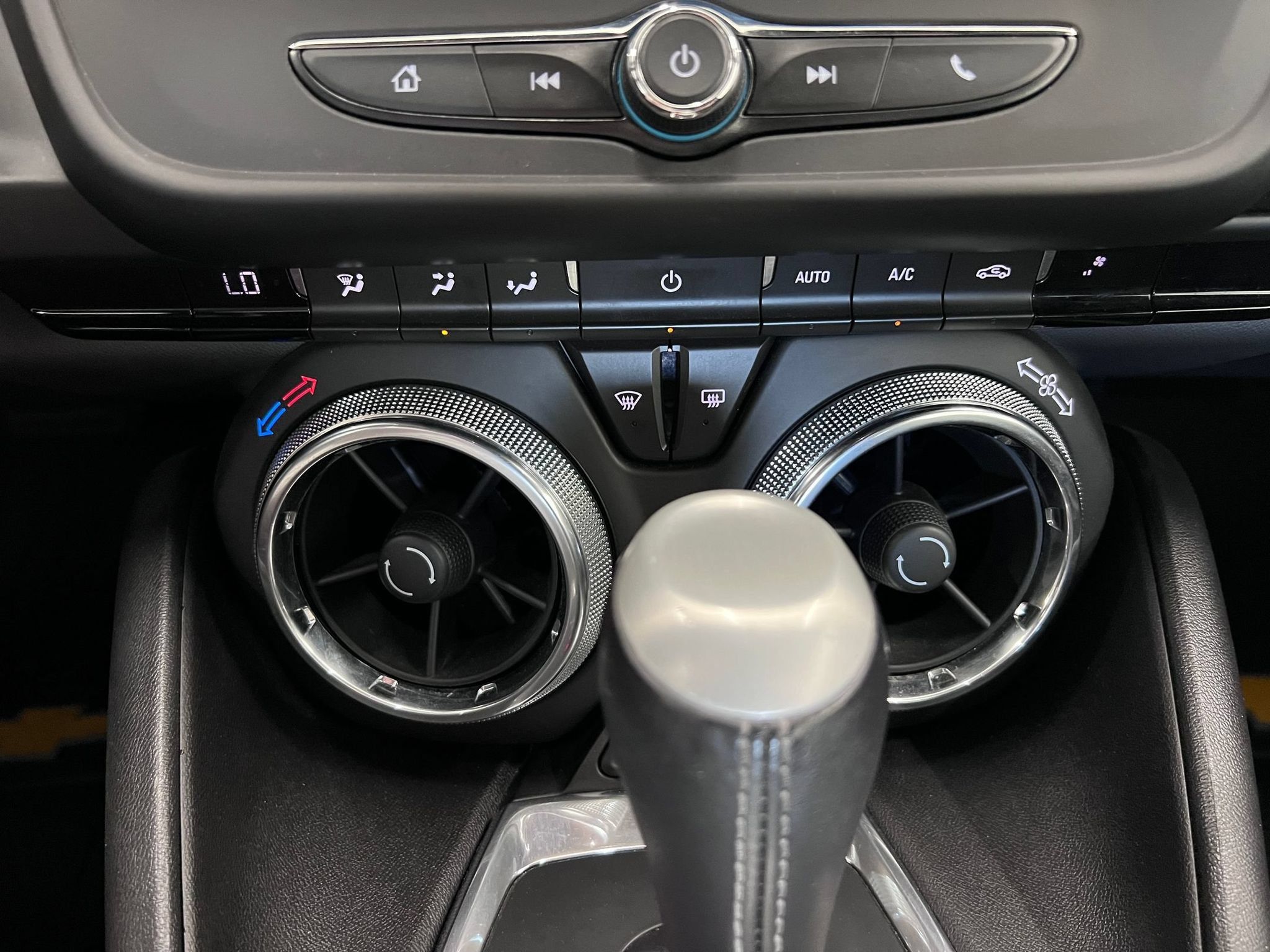 Used 2017 Chevrolet Camaro LT RWD image 23