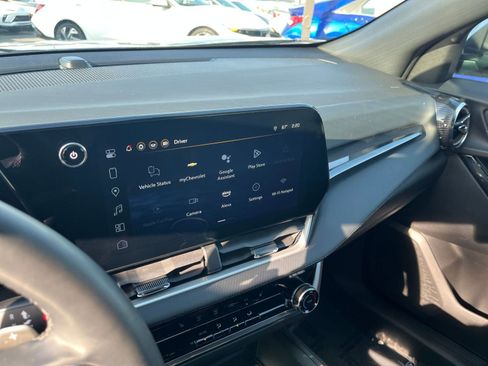 Used 2025 Chevrolet Equinox LT image 18