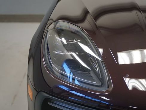 Certified 2026 Porsche Macan Turbo AWD/4WD image 15