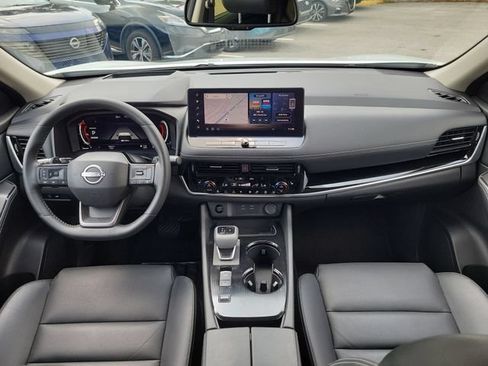 Certified 2025 Nissan Rogue SL w/ SL Premium Package FWD image 16