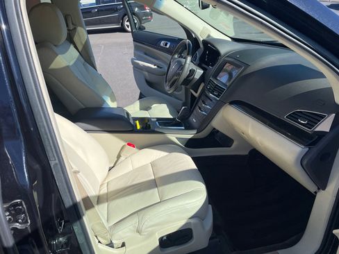 Used 2019 Lincoln MKT image 24