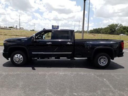Used 2025 Chevrolet Silverado 3500 High Country w/ High Country Premium Package AWD/4WD image 8