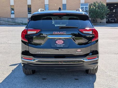 Used 2024 GMC Terrain Denali w/ Black Diamond Edition AWD/4WD image 4