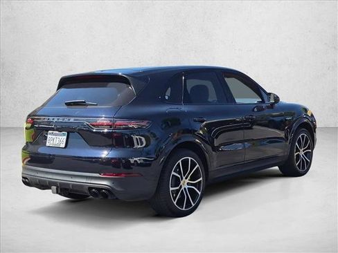 Used 2019 Porsche Cayenne E-Hybrid AWD/4WD image 5