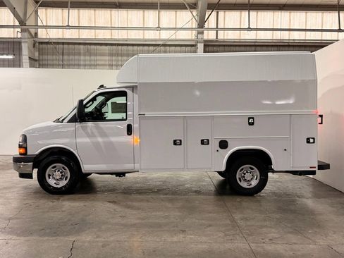 New 2025 Chevrolet Express 3500 Work Van w/ Power Convenience Package image 15