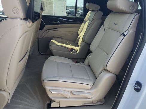 Certified 2023 Cadillac Escalade ESV Premium Luxury w/ LPO, Radiant Package AWD/4WD image 25