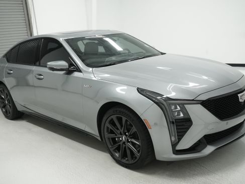 Used 2026 Cadillac CT5 V w/ Technology Package image 3