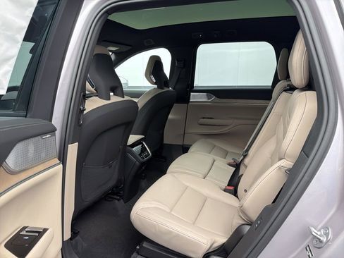 New 2026 Volvo EX90 Ultra AWD/4WD image 11
