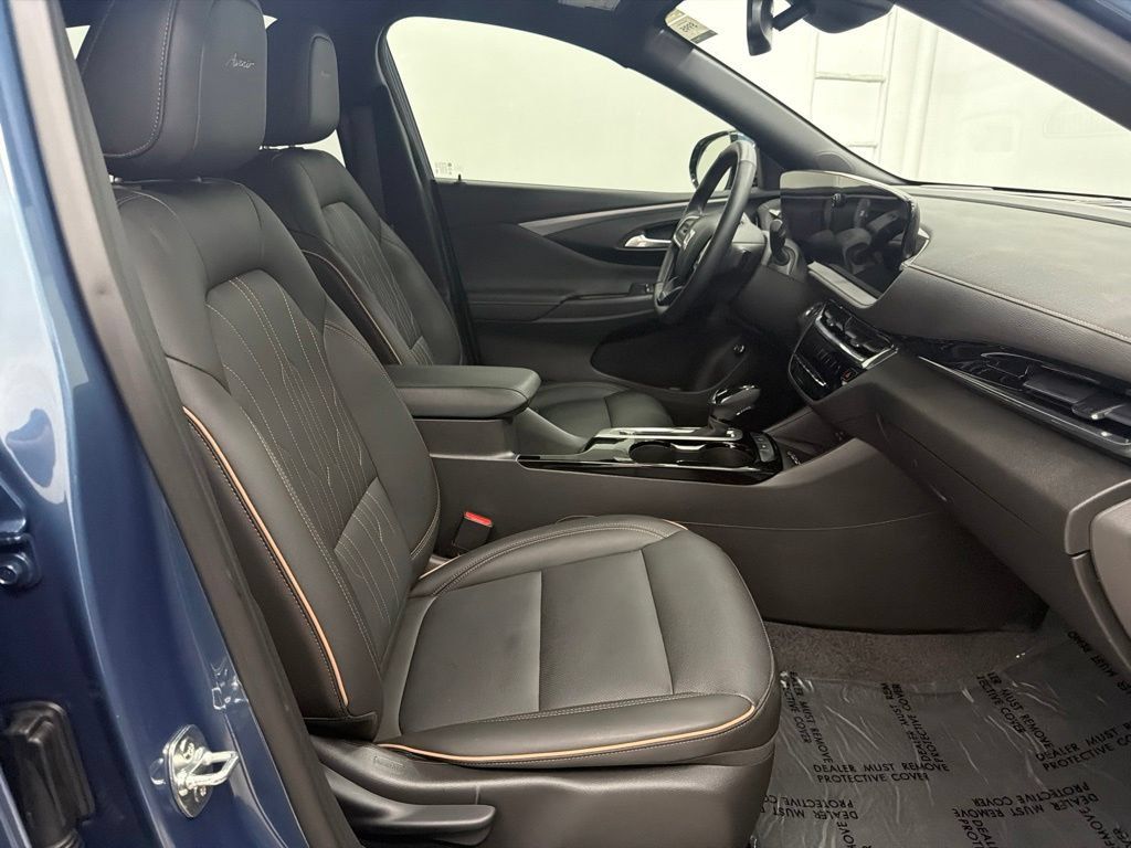 Used 2025 Buick Envista Avenir FWD image 28