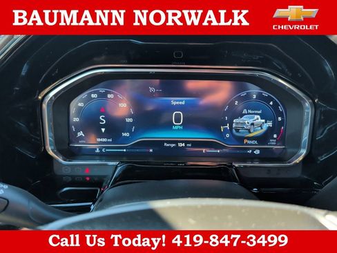 Used 2025 Chevrolet Silverado 2500 ZR2 w/ Technology Package AWD/4WD image 25