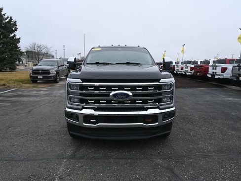 Used 2023 Ford F350 Lariat w/ Chrome Package image 4