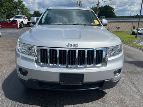 Used 2011 Jeep Grand Cherokee Laredo AWD/4WD image 2