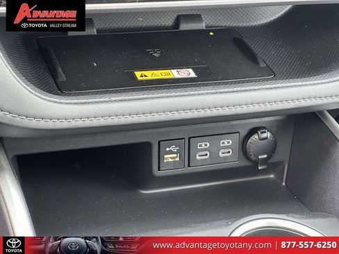 Used 2023 Toyota Highlander XLE AWD/4WD image 38