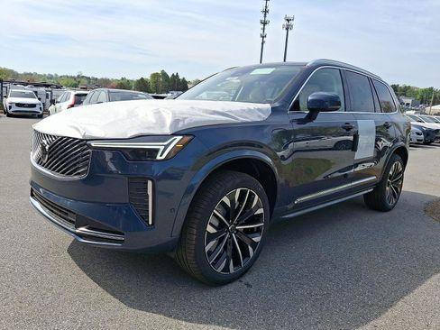 New 2026 Volvo XC90 T8 Ultra w/ Protection Package AWD/4WD image 2