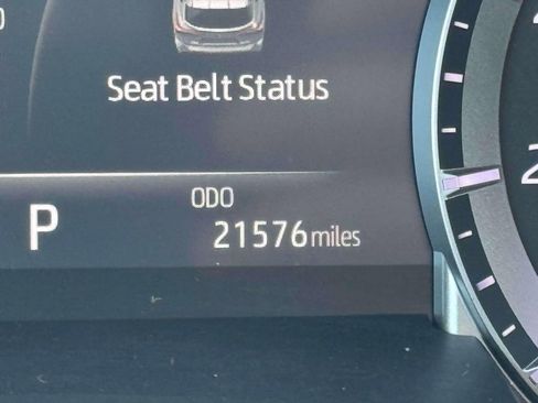 Used 2022 Toyota Highlander XLE image 26