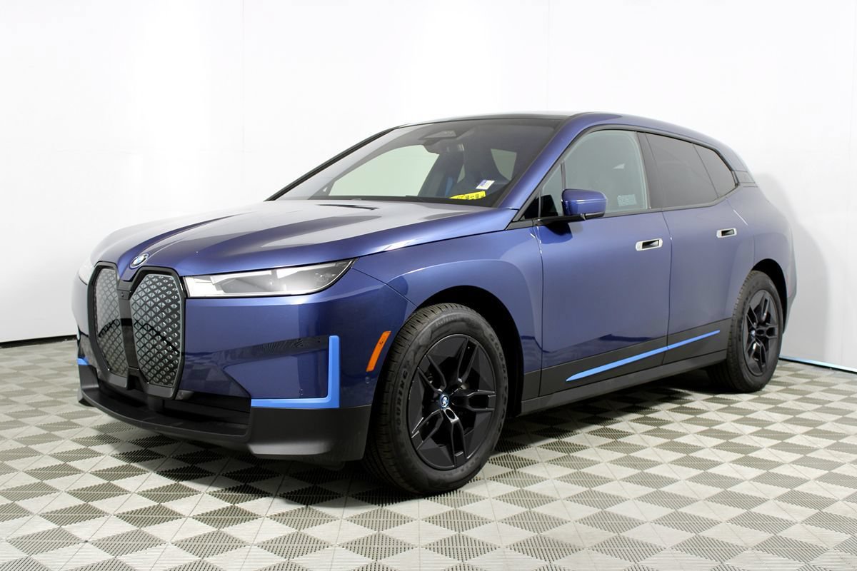 Used 2024 BMW iX xDrive50 w/ Convenience Package AWD/4WD image 35