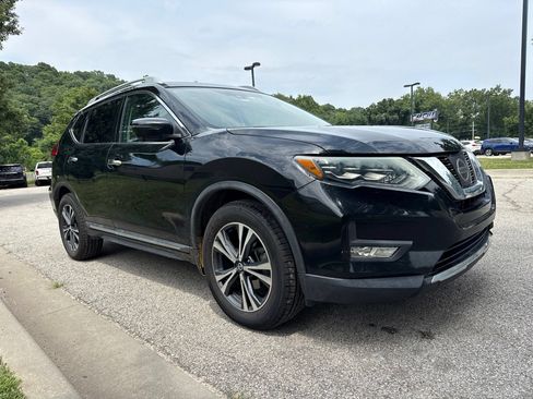 Used 2017 Nissan Rogue SL w/ SL Premium Package AWD/4WD image 3