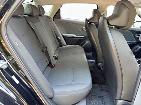 Used 2025 Kia K4 FWD image 35