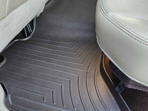 Used 2018 RAM 3500 Laramie image 15