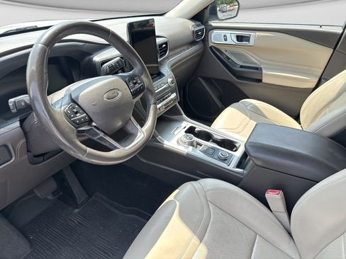 Used 2020 Ford Explorer Platinum w/ Premium Technology Package AWD/4WD image 8