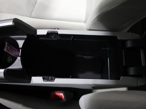 Used 2013 Toyota Prius Three image 29