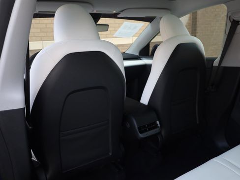 Used 2024 Tesla Model Y Long Range AWD/4WD image 20