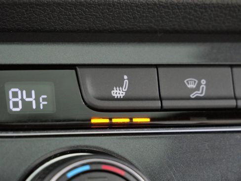 Certified 2021 Volkswagen Tiguan SE R-Line image 30