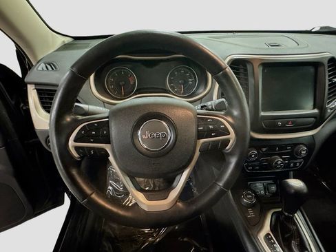 Used 2018 Jeep Cherokee Limited image 13