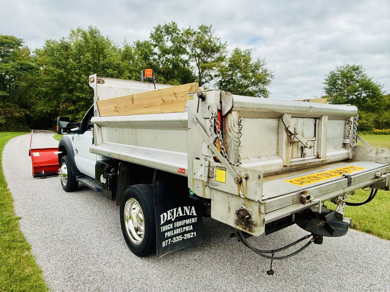 Used 2016 Ford F550 4x4 Regular Cab Super Duty image 4