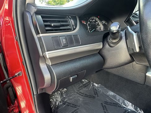Used 2014 Toyota Camry SE FWD image 51